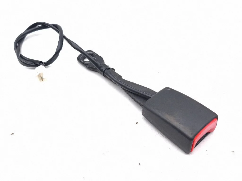 Front seatbelt buckle 33003203