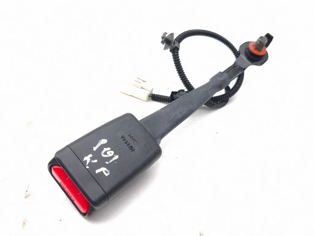 Front seatbelt buckle N2151A