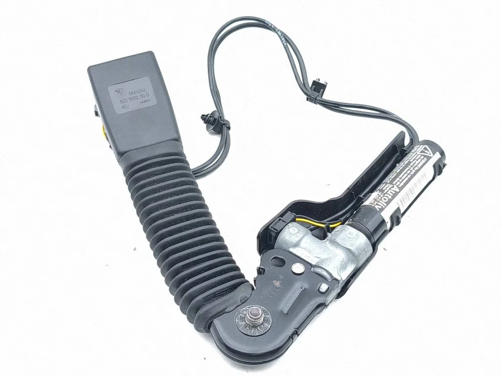 Front seatbelt buckle 620550200D