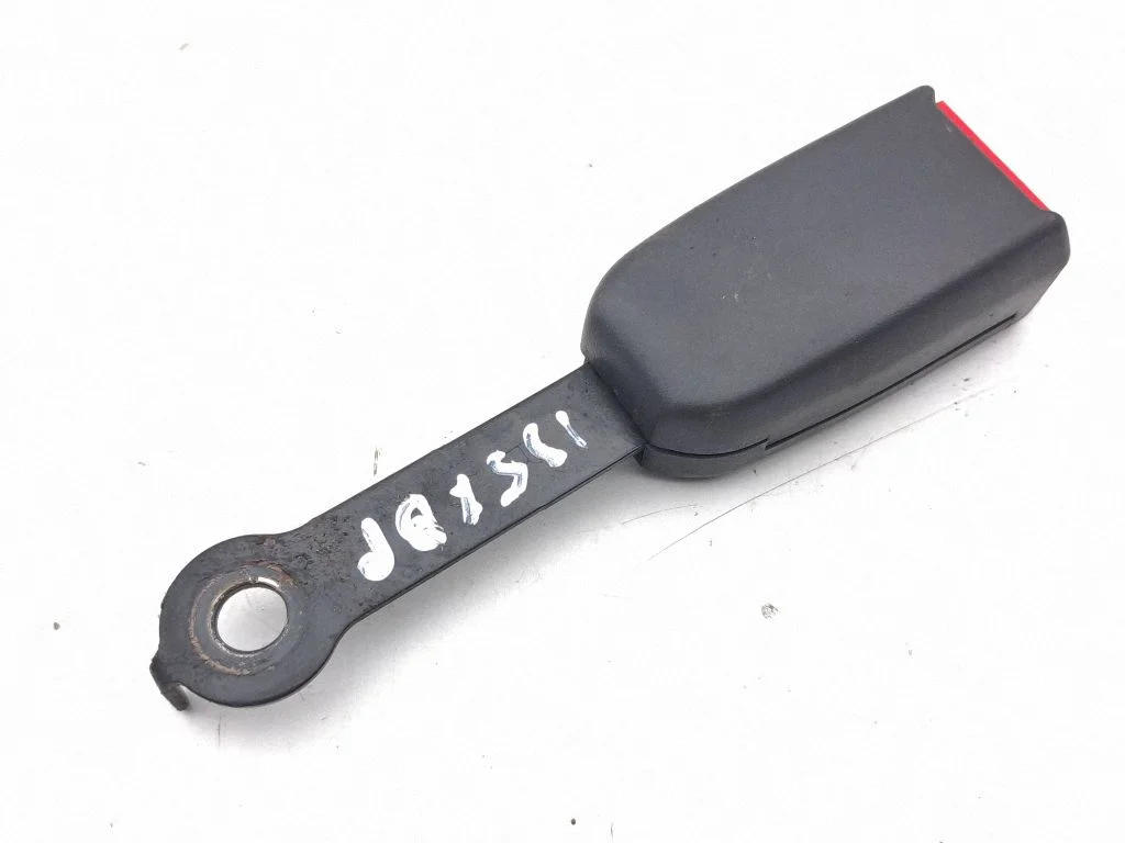 Front seatbelt buckle TK523