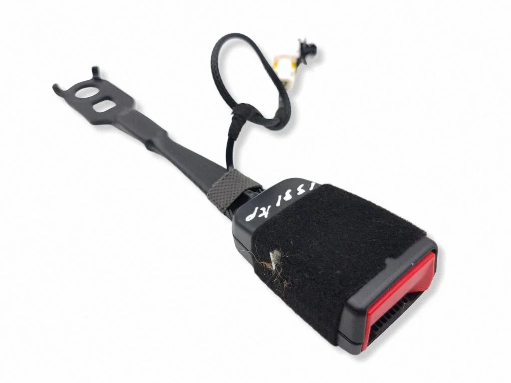 Front seatbelt buckle 9841281480