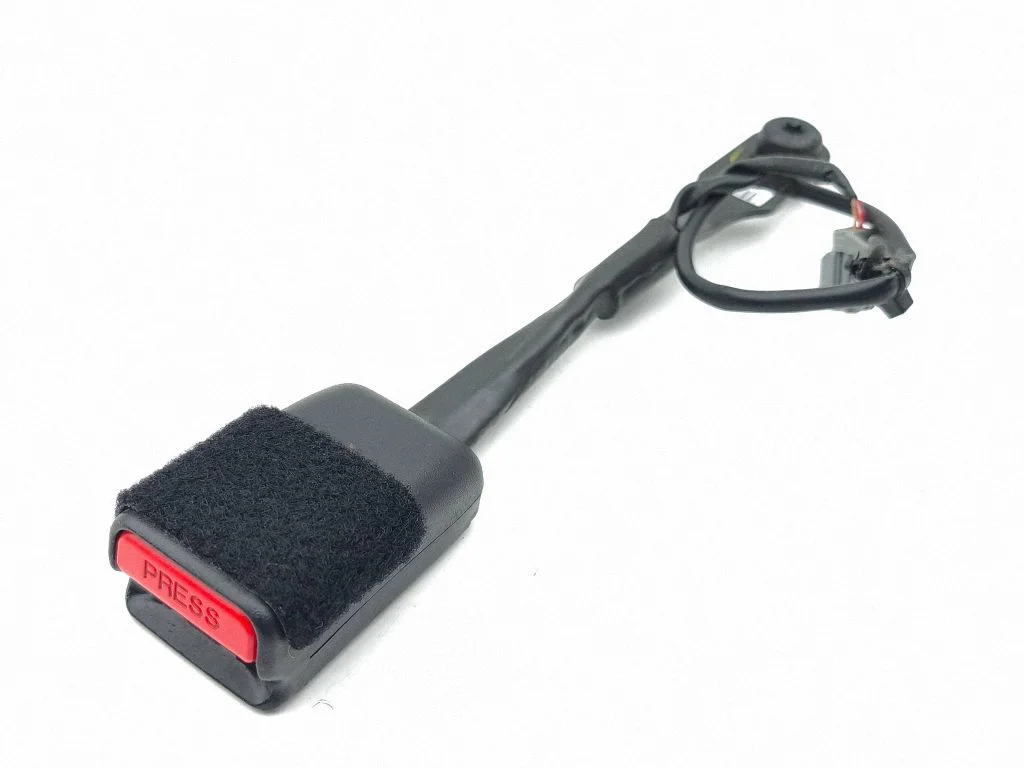 Front seatbelt buckle 1SU821X9