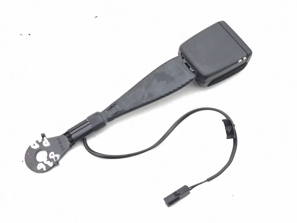 Front seatbelt buckle 8w0857755