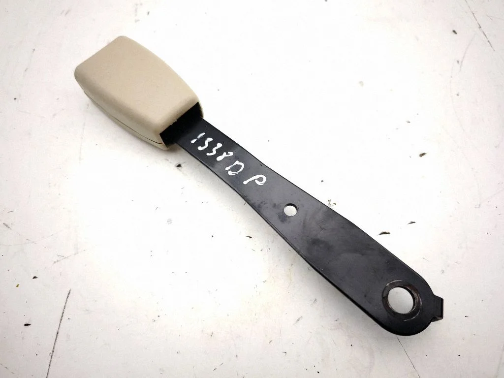 Eesmise turvavöö pannal 88840