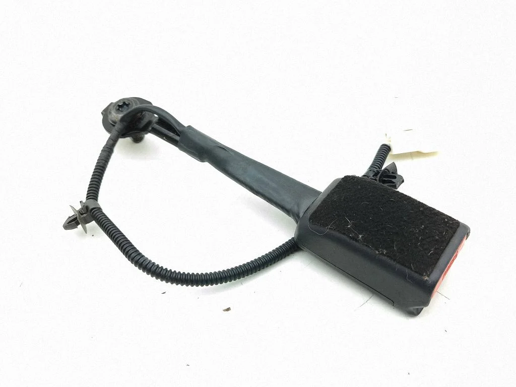 Front seatbelt buckle N4061A