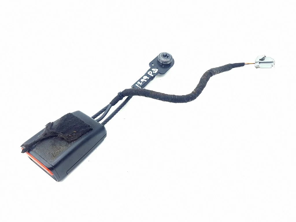 Front seatbelt buckle – Maserati Ghibli (2013-)