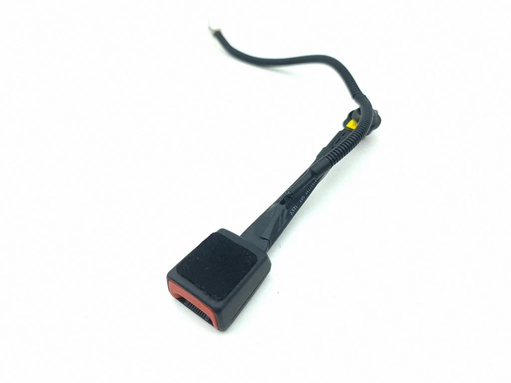 Front seatbelt buckle 88830G4000