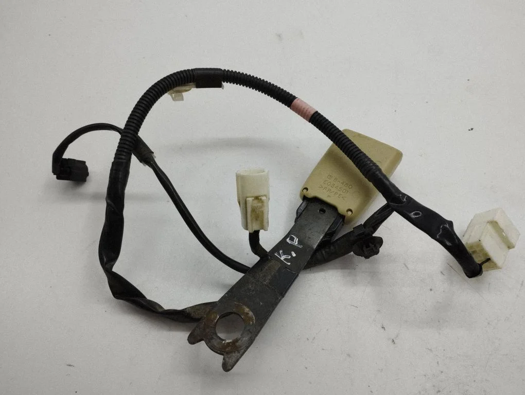 Eesmise turvavöö pannal – Lexus IS 220D-250-350 (2006-2013)