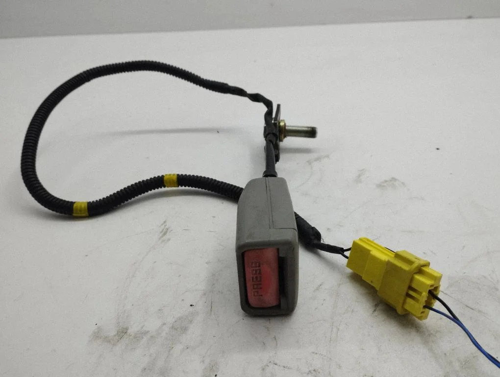 Priekšējās drošības jostas sprādze 3116R