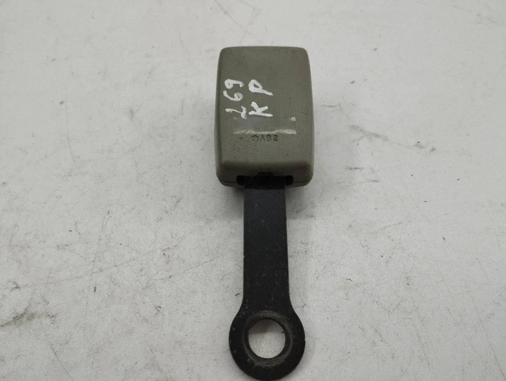 Priekšējās drošības jostas sprādze G3476
