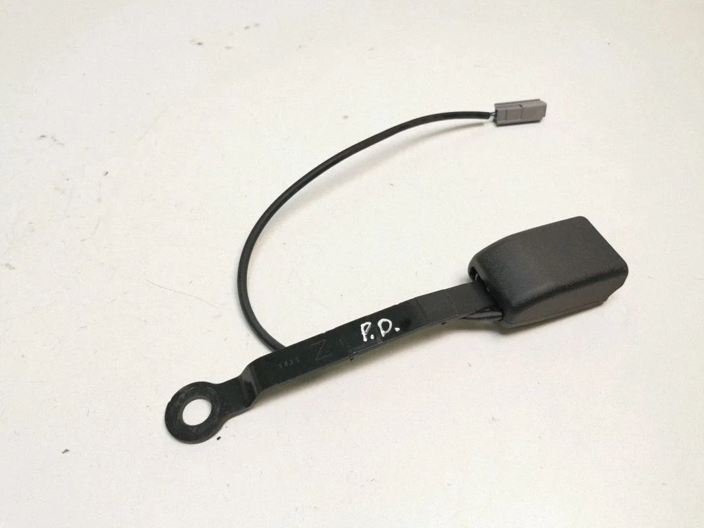 Front seatbelt buckle 130612DB