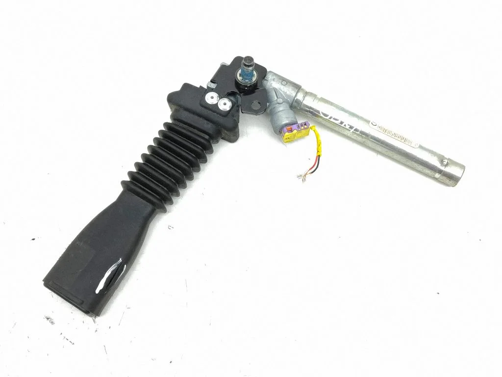 Front seatbelt buckle 88841F1000WK
