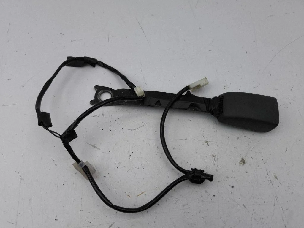 Eesmise turvavöö pannal – Toyota Prius (XW20) (2003-2009)