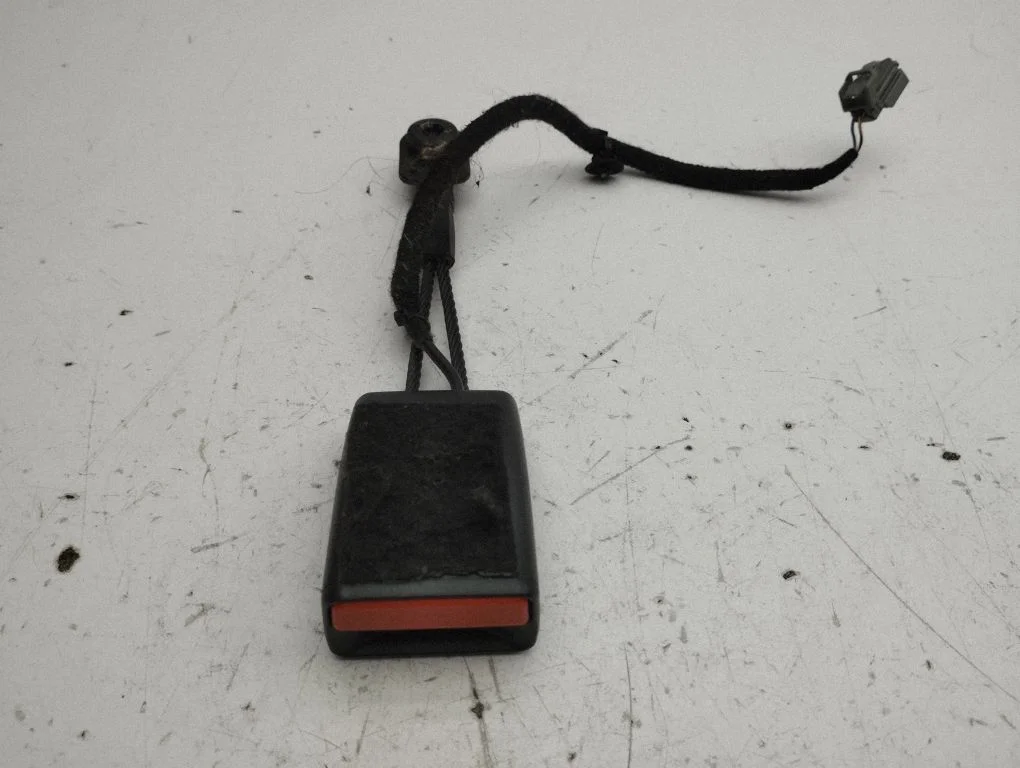 Front seatbelt buckle – Maserati Ghibli (2013-)