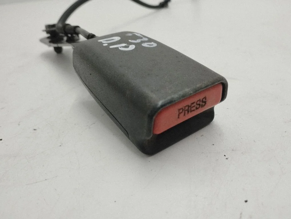 Priekšējās drošības jostas sprādze 1039117