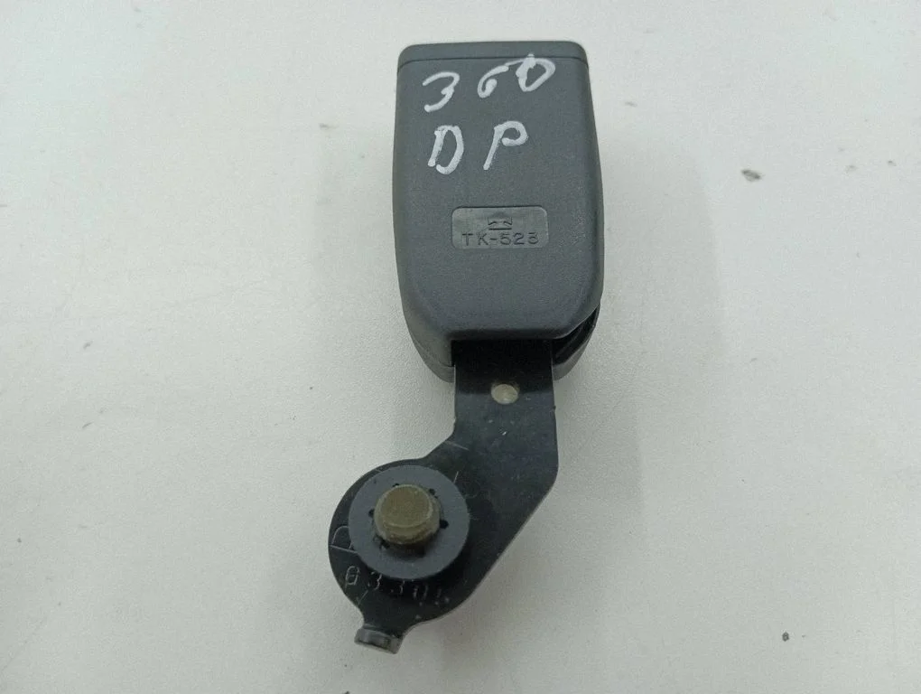Front seatbelt buckle CA06620