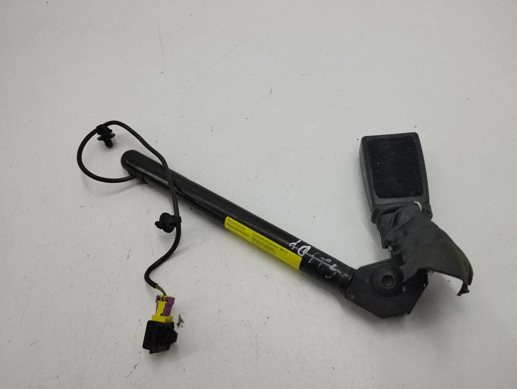 Front seatbelt buckle – Opel Vectra C (2002-2005)