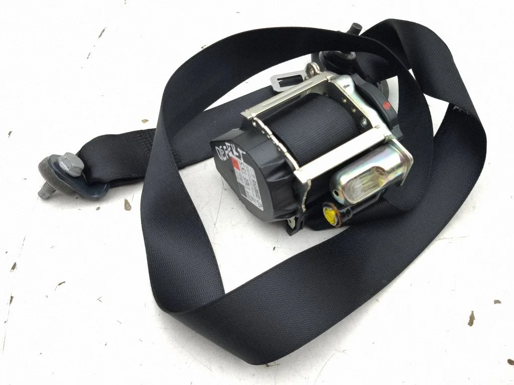Rear seatbelt 654984700
