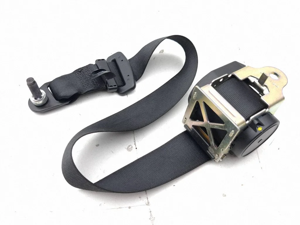 Tagumine turvavöö 6700174370
