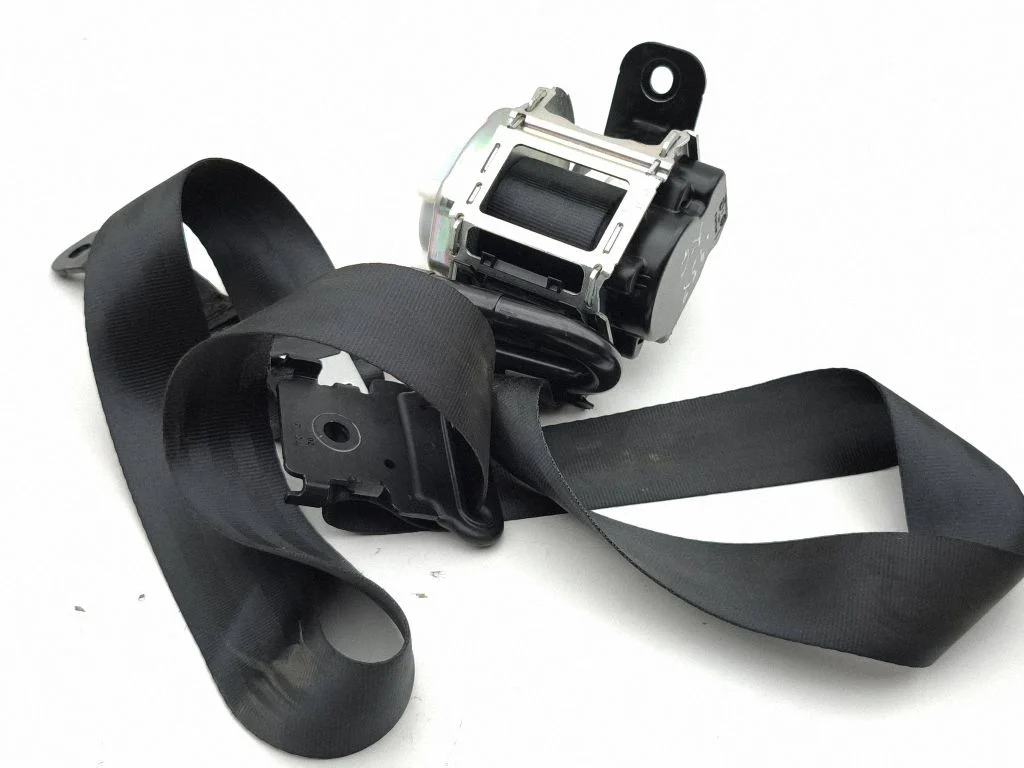 Rear seatbelt R2KBR611B69ADJA6