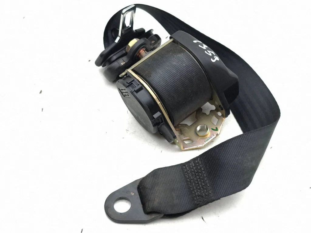 Rear seatbelt 33007775A