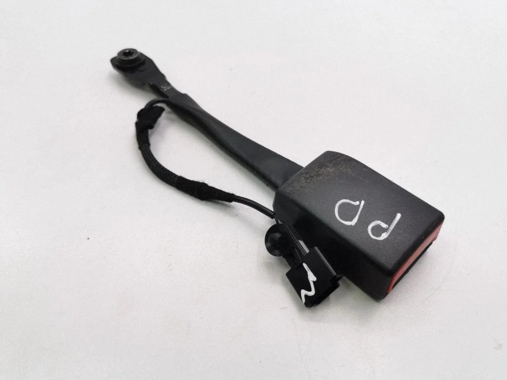 Front seatbelt buckle 95104556