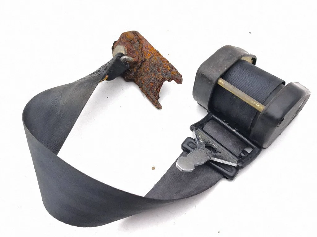 Rear seatbelt DAO123019 – Rolls-Royce Silver Spur (1980-1998)