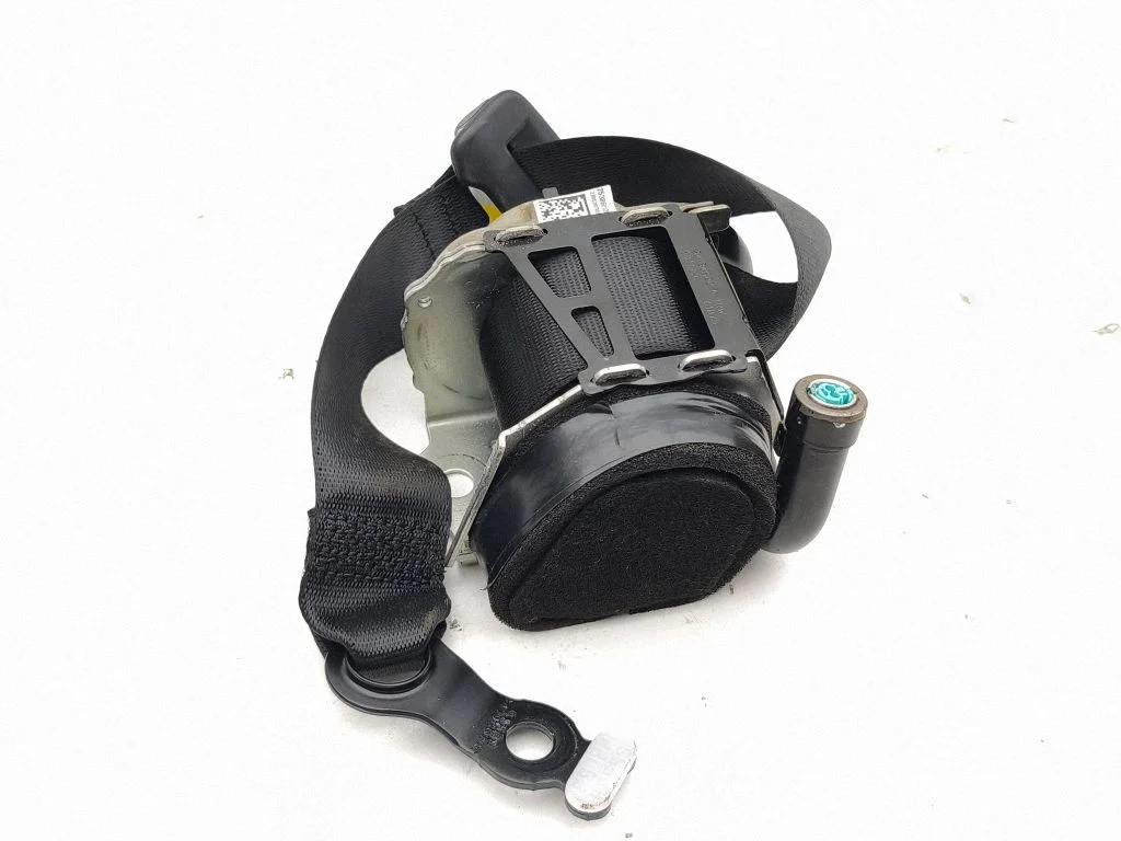 Rear seatbelt 2231P004