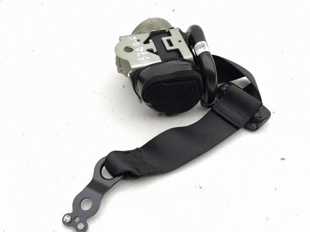 Rear seatbelt 2231P1004