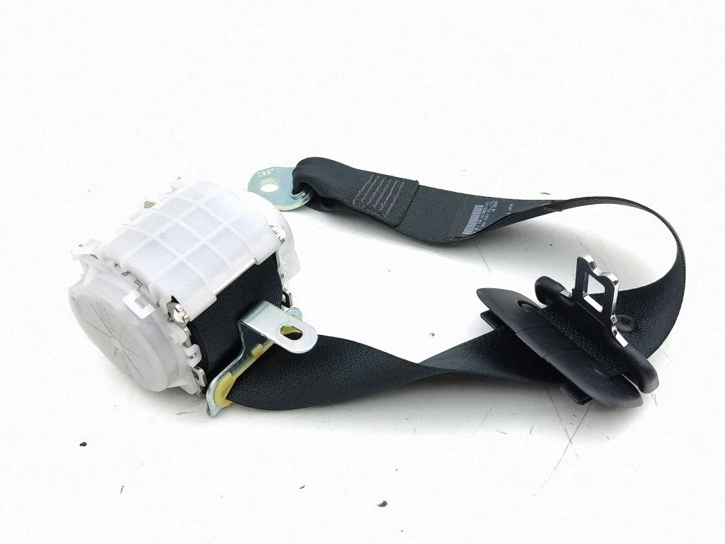 Rear seatbelt 7J5130