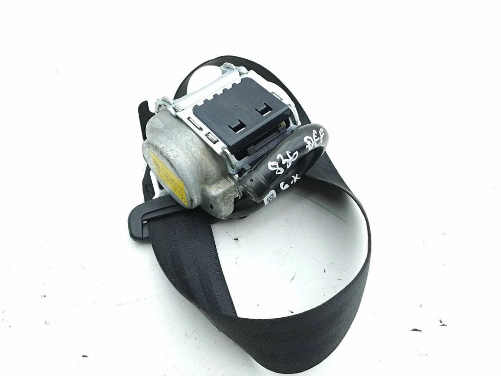 Rear seatbelt 34133469E
