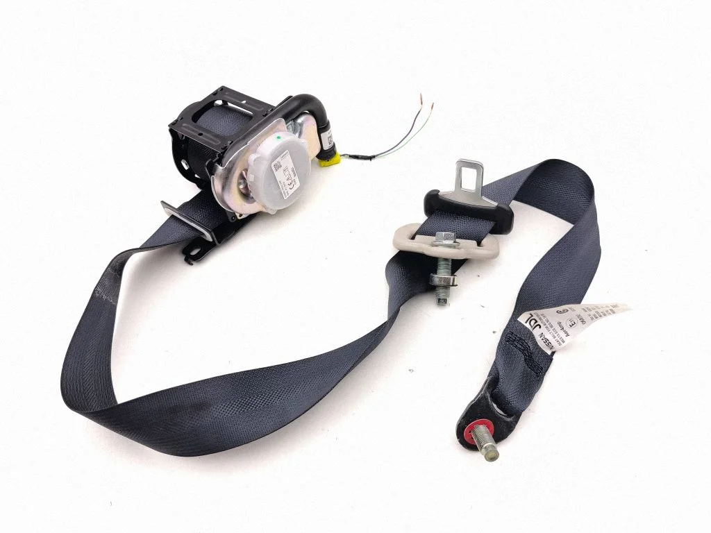 Rear seatbelt 638265401K