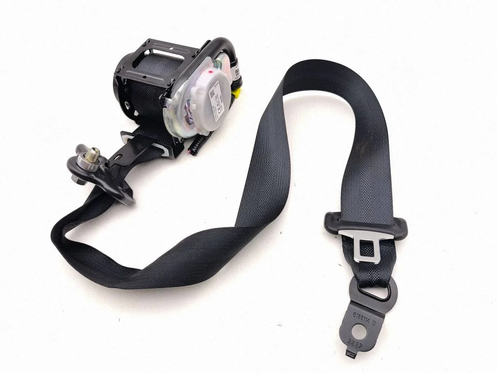 Rear seatbelt 638265101G