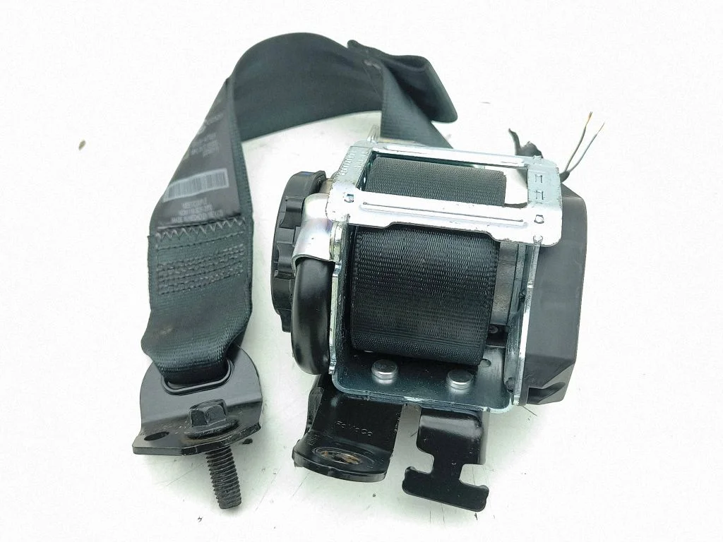 Rear seatbelt 0589P1000277