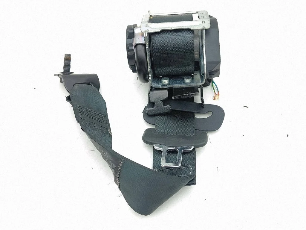 Rear seatbelt 0589P1000277