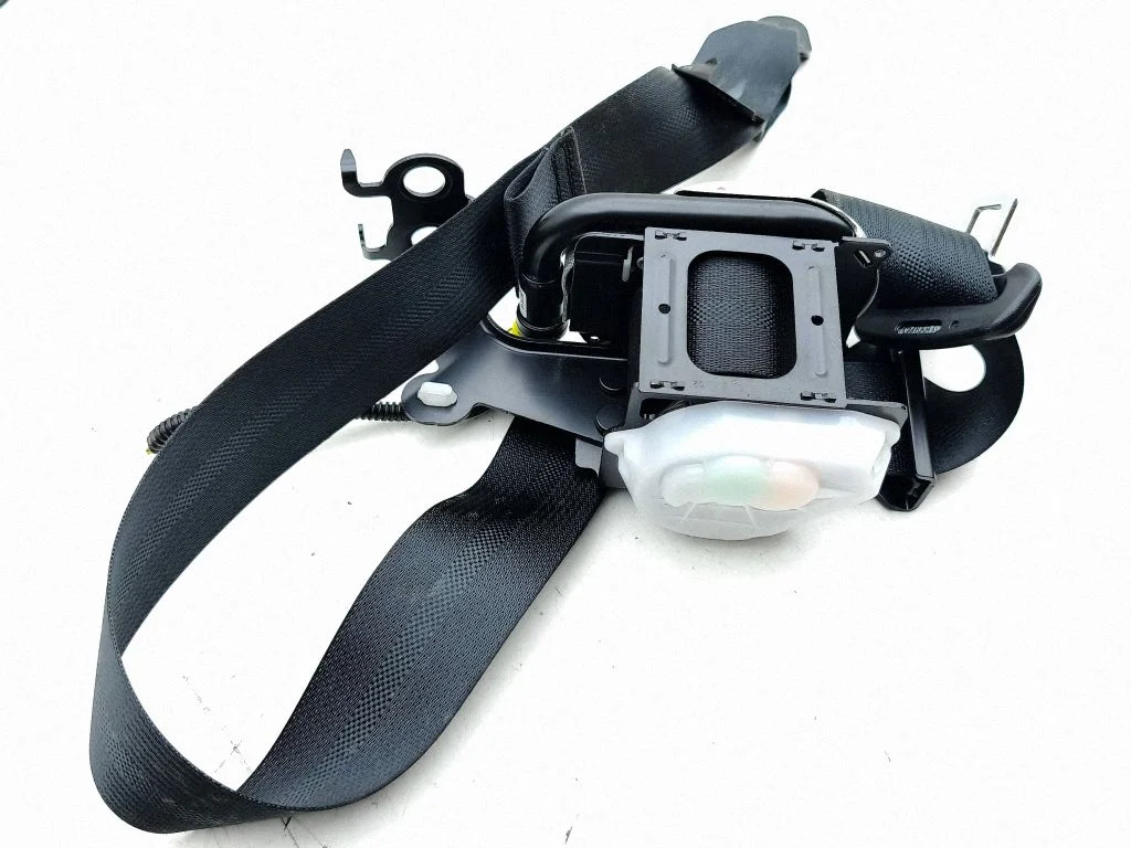 Rear seatbelt AU004FF