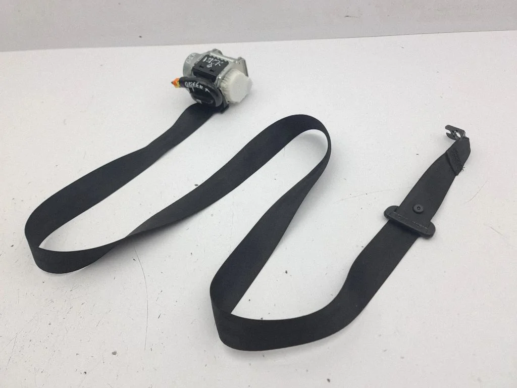 Rear seatbelt 3G0857737DE