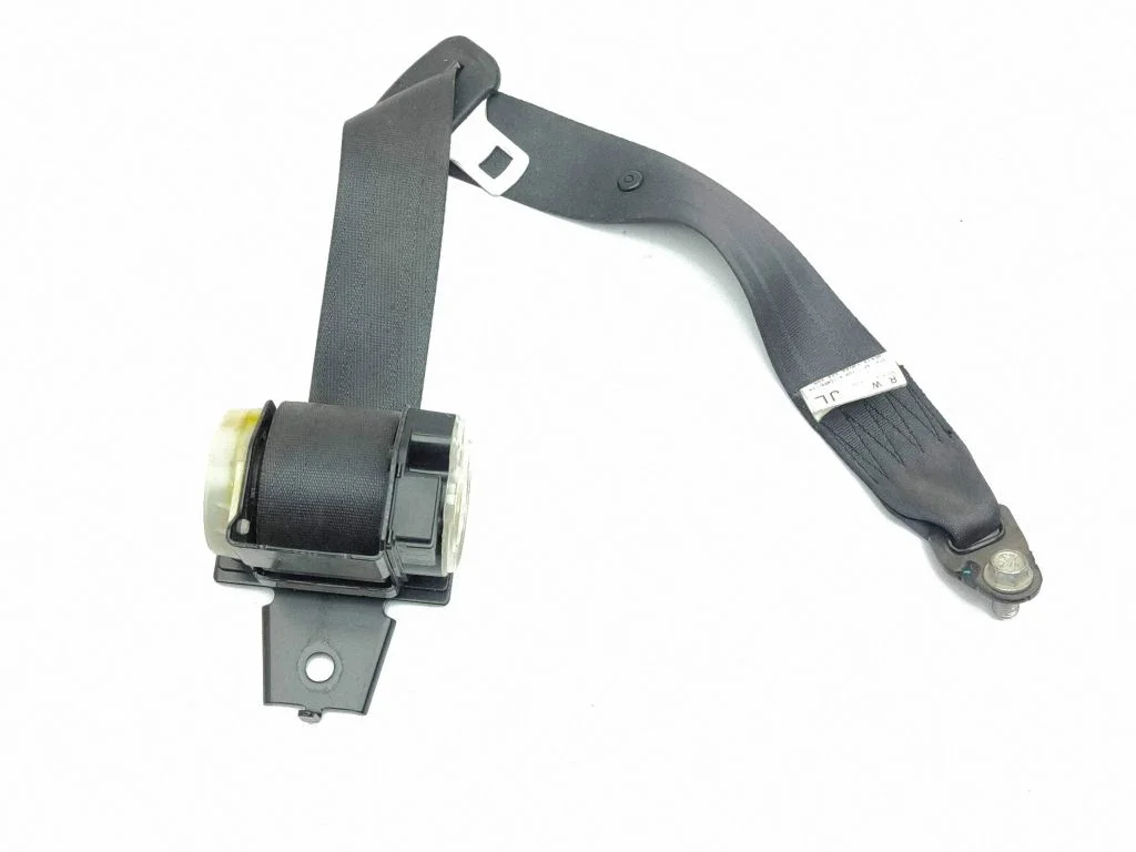 Rear seatbelt F86105T