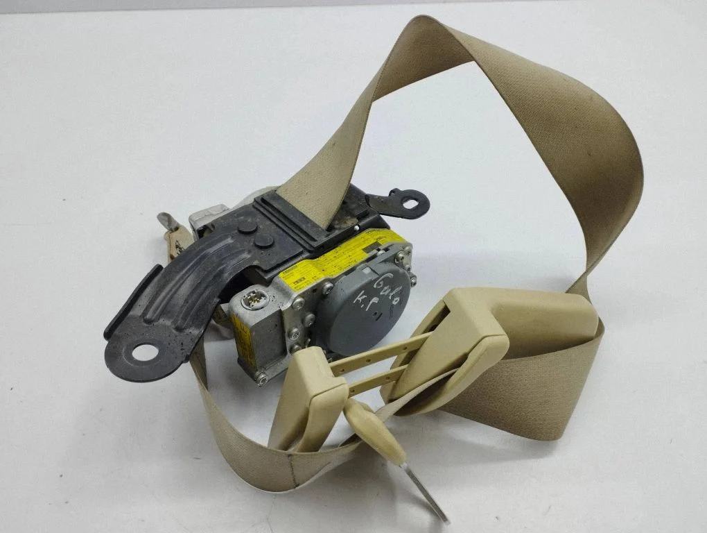 Rear seatbelt 1044782