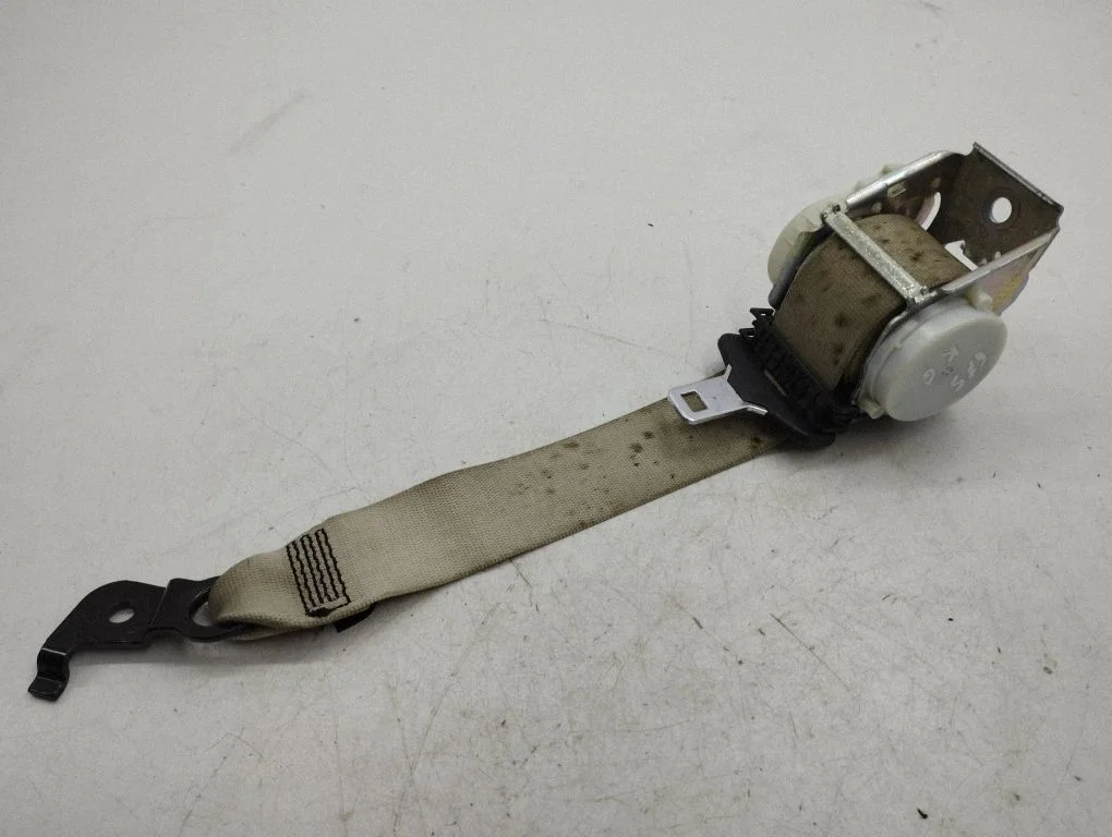 Rear seatbelt 33028136