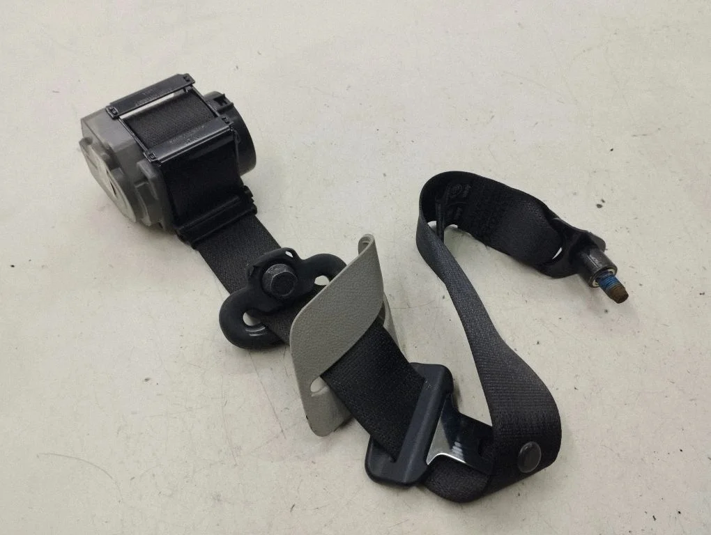 Rear seatbelt 95934672