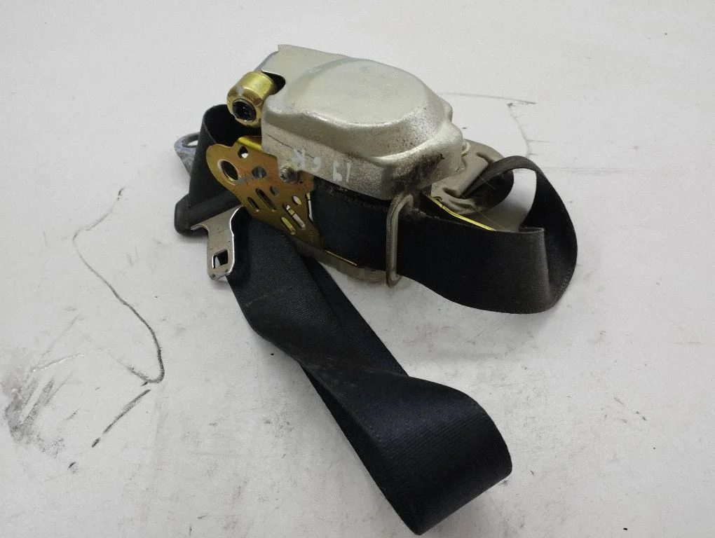 Rear seatbelt 7P2140P