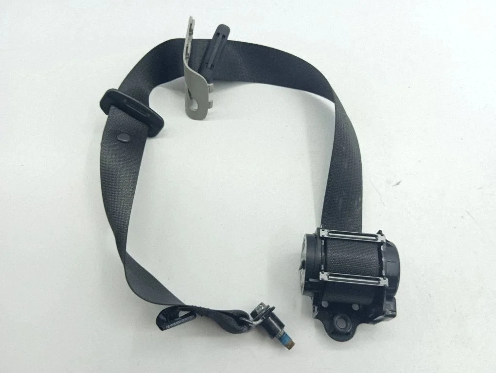 Rear seatbelt 95182377