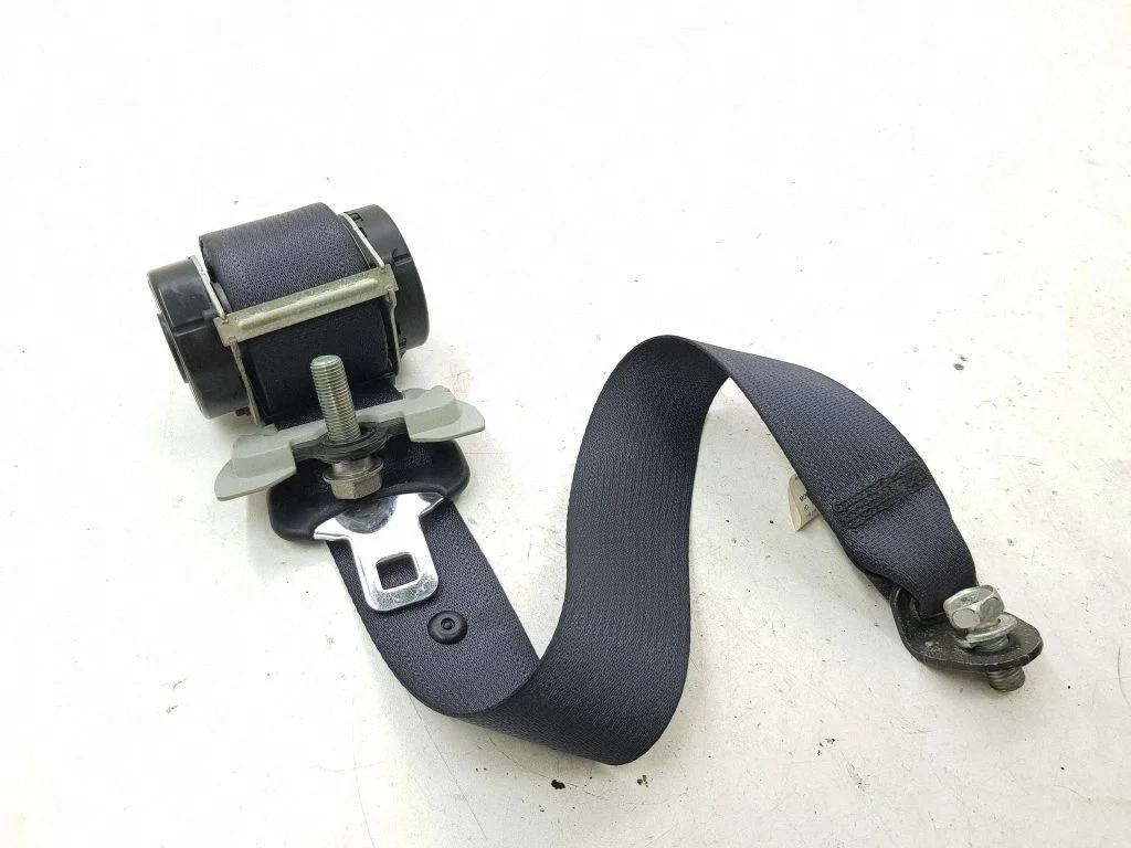 Aizmugurējā drošības josta 609213900