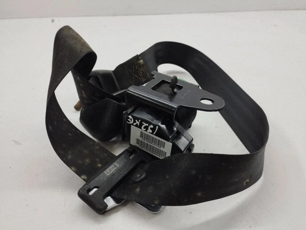 Rear seatbelt 04680197AD