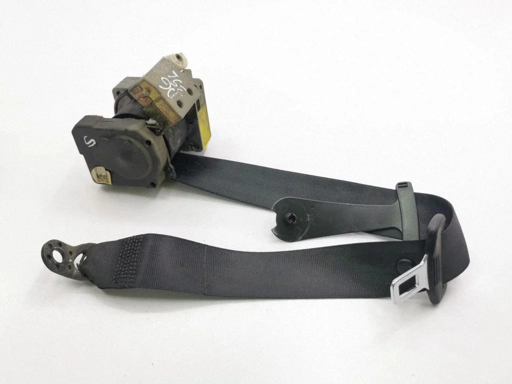 Rear seatbelt 040149