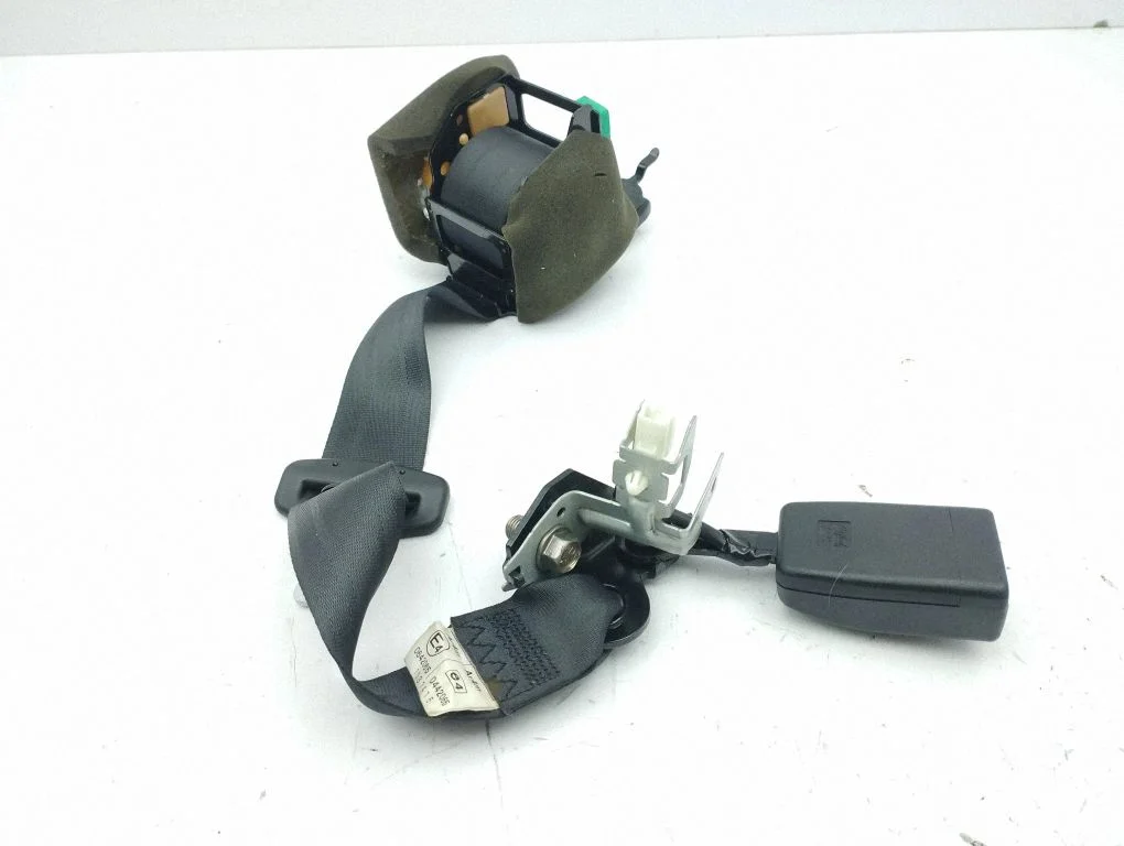 Rear seatbelt T86376T