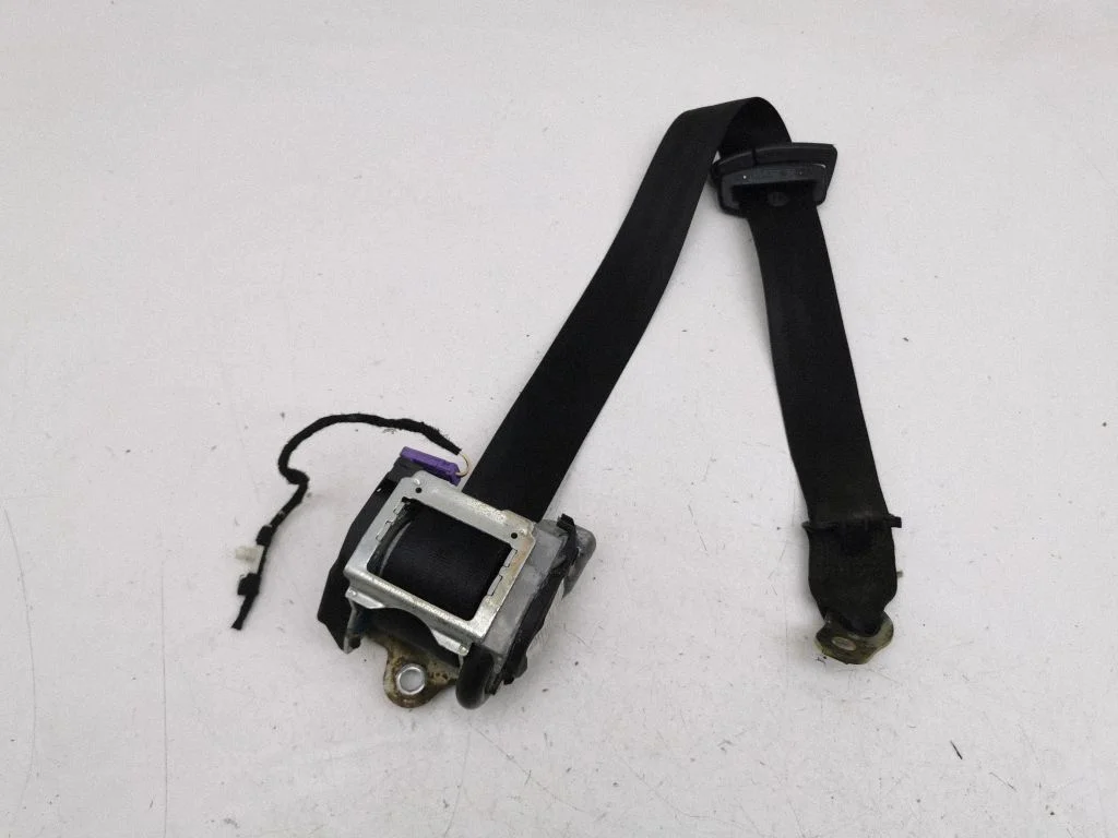 Rear seatbelt – centre