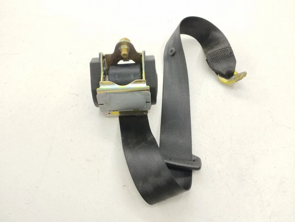 Rear seatbelt 8E5857805D