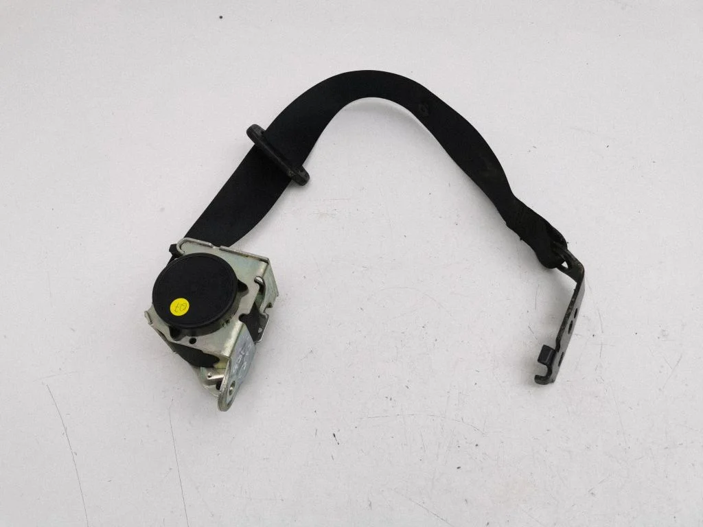 Aizmugurējā drošības josta 628420200A